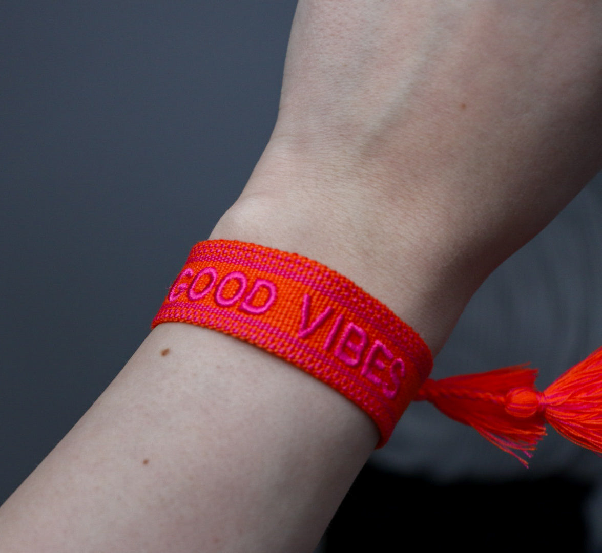 Statement Armband - Good Vibes