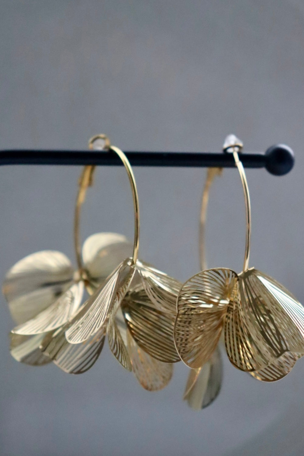 Ohrringe - golden petal hoops